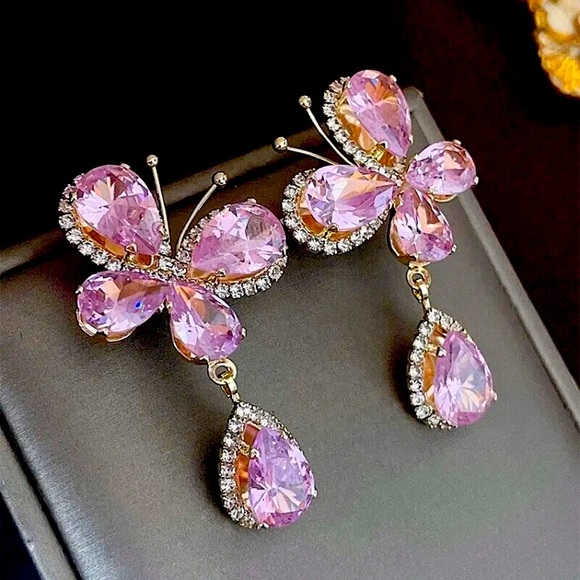 💫 Pink Crystals Butterfly Earrings - Picture 4 of 5